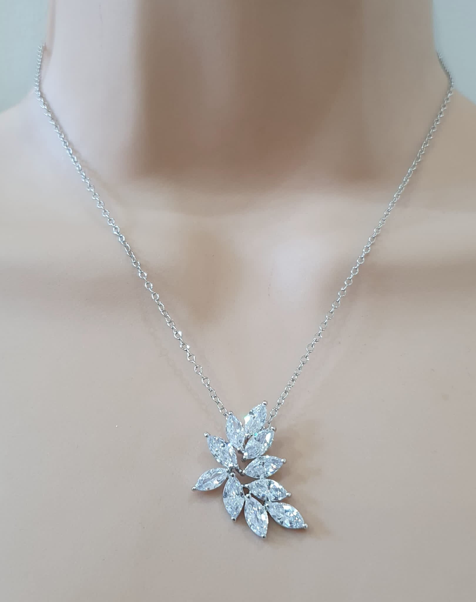 Silver Crystal Adjustable Flower Leaf Pendant Necklace