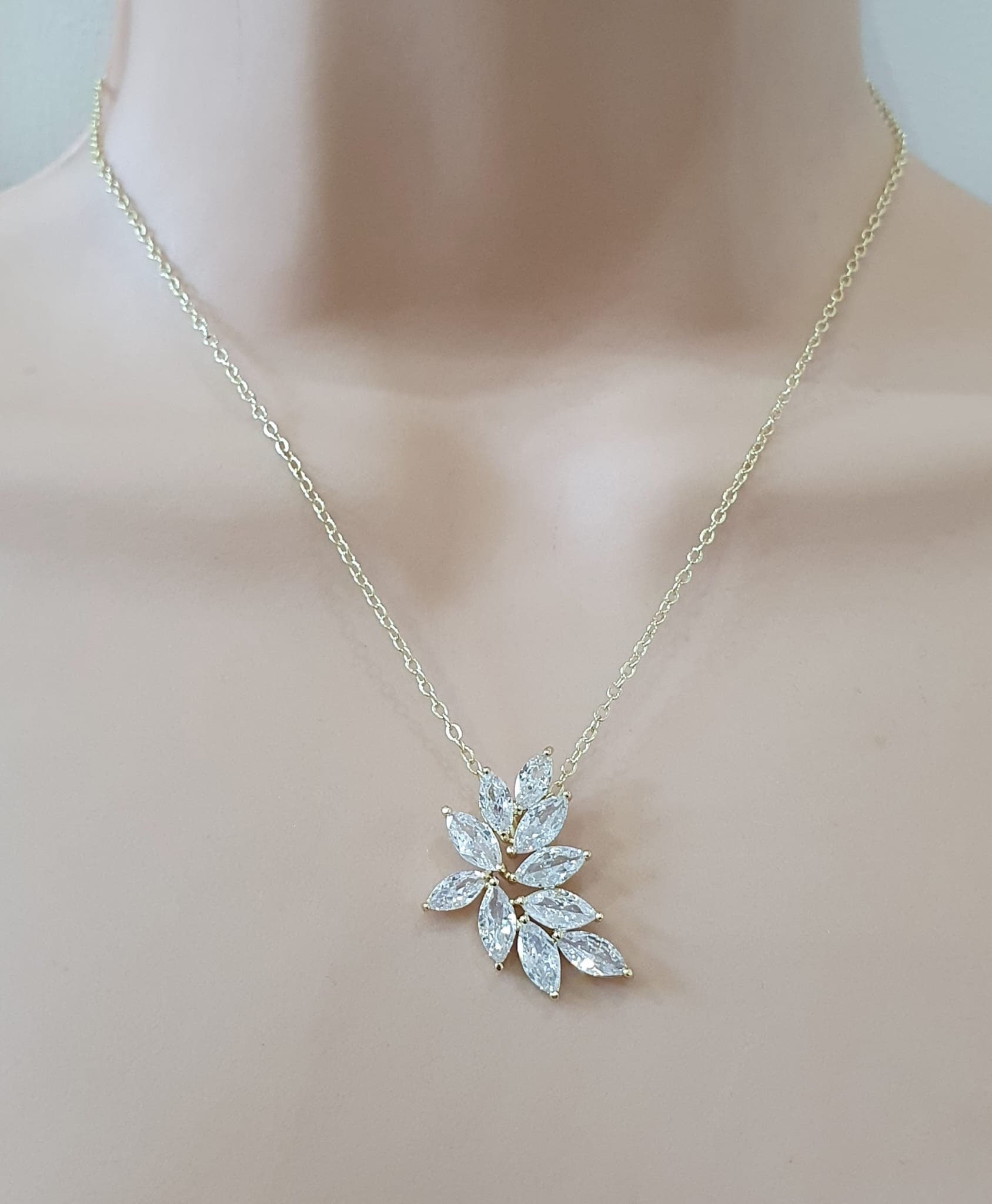 Gold Crystal Adjustable Flower Leaf Pendant Necklace