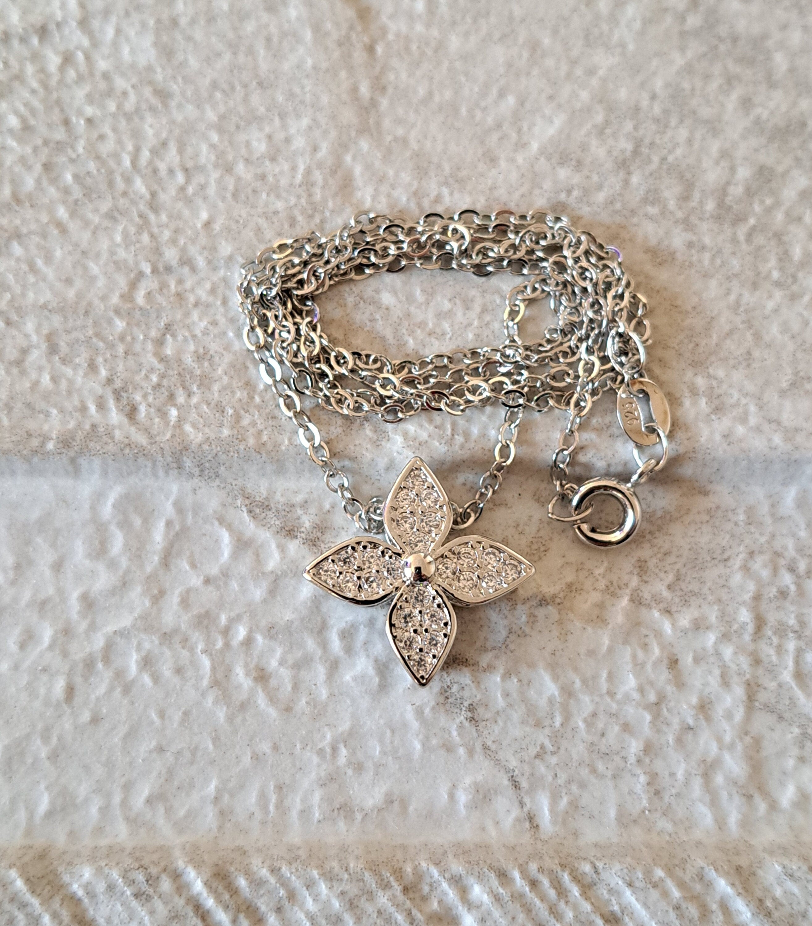 Silver 925 Plated Blossom Star Swarovski Crystal Clover Pendant Necklace