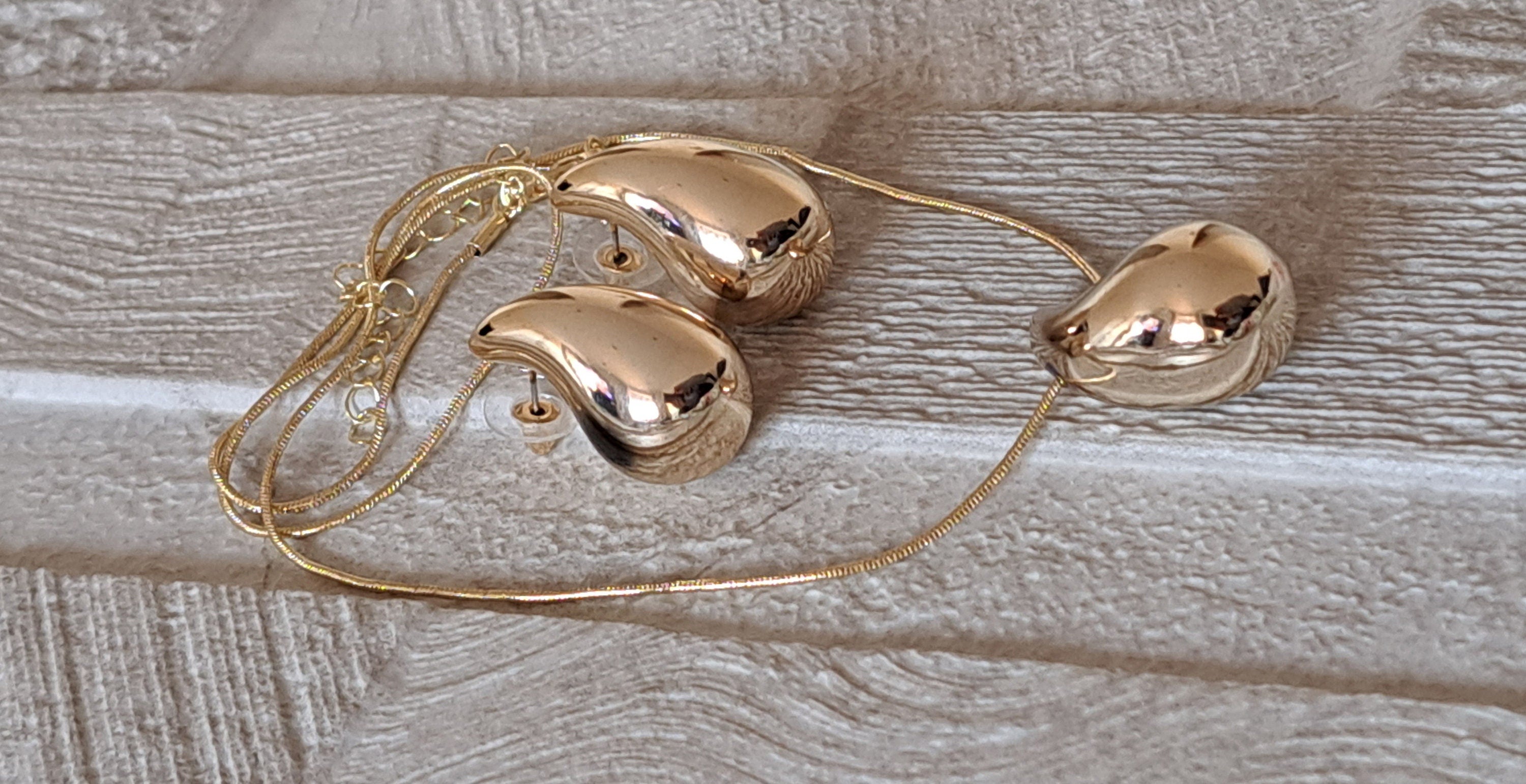 Gold Water Drop Necklace Teardrop Earrings Jewellery Set