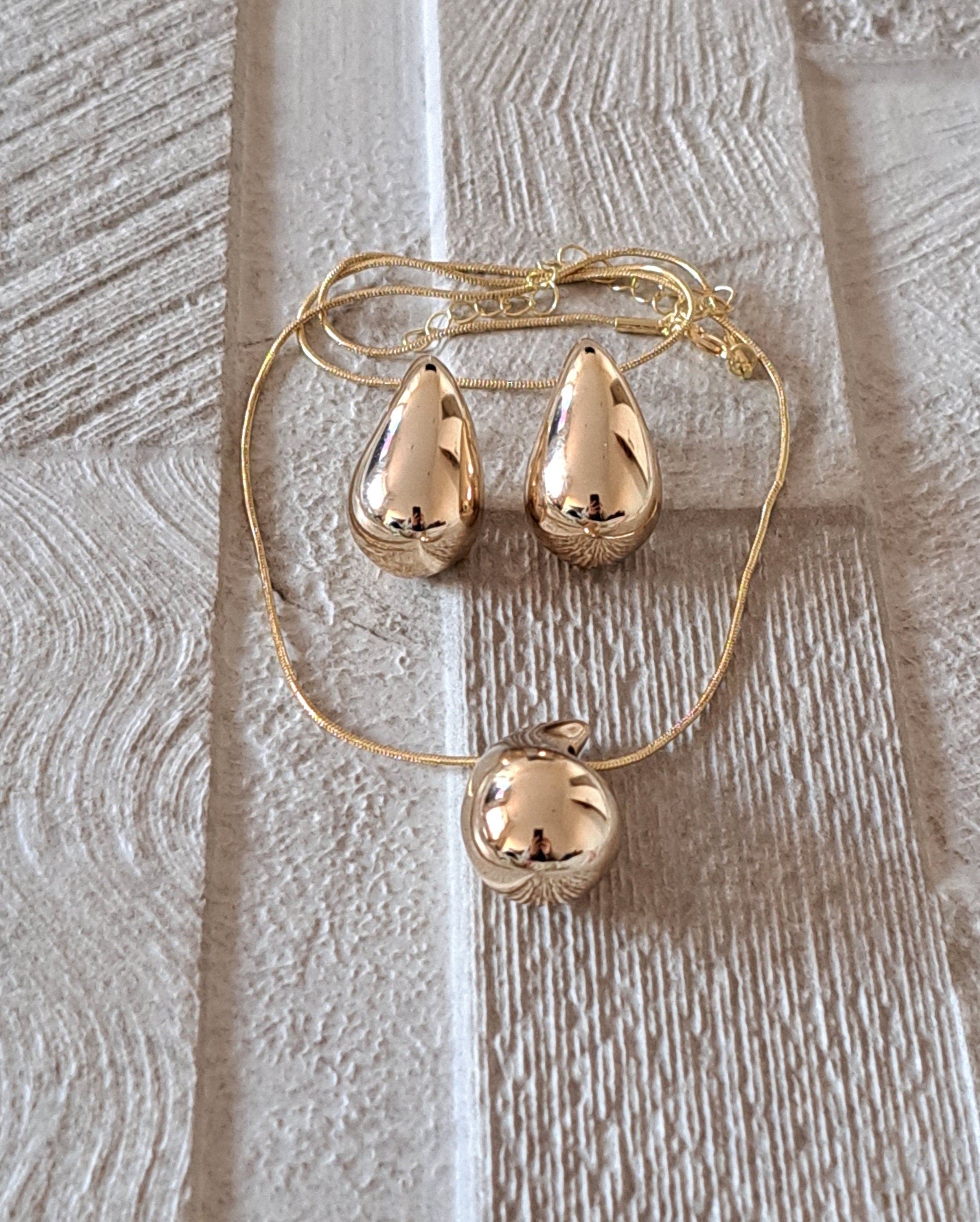 Gold Water Drop Necklace Teardrop Earrings Jewellery Set
