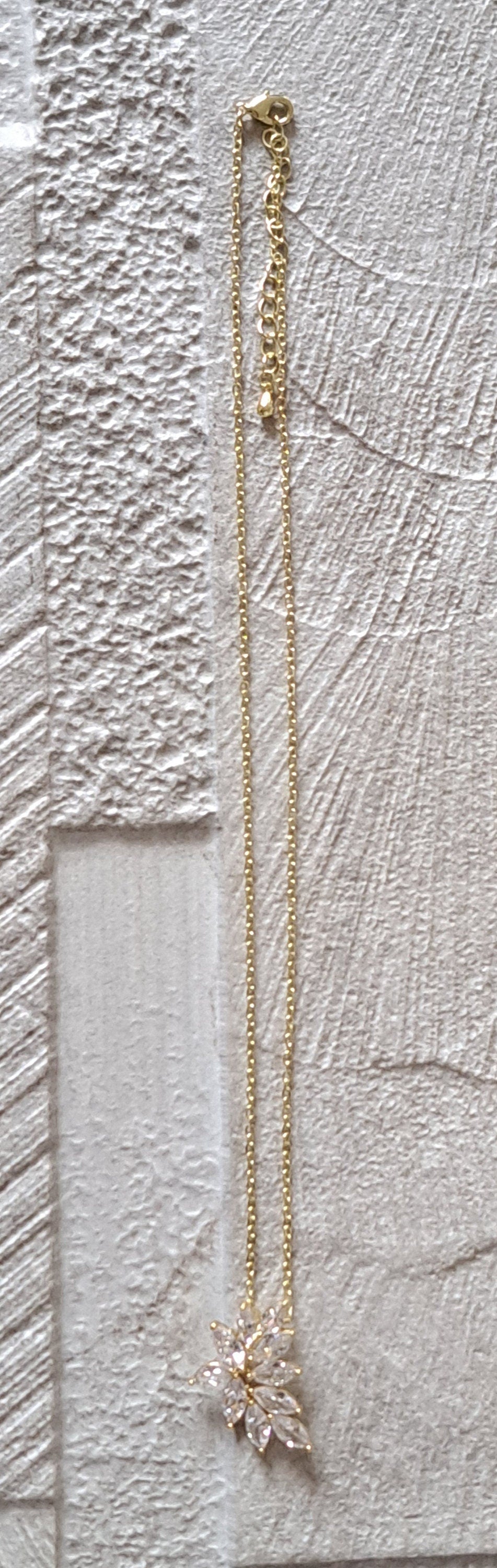 Gold Crystal Adjustable Flower Leaf Pendant Necklace