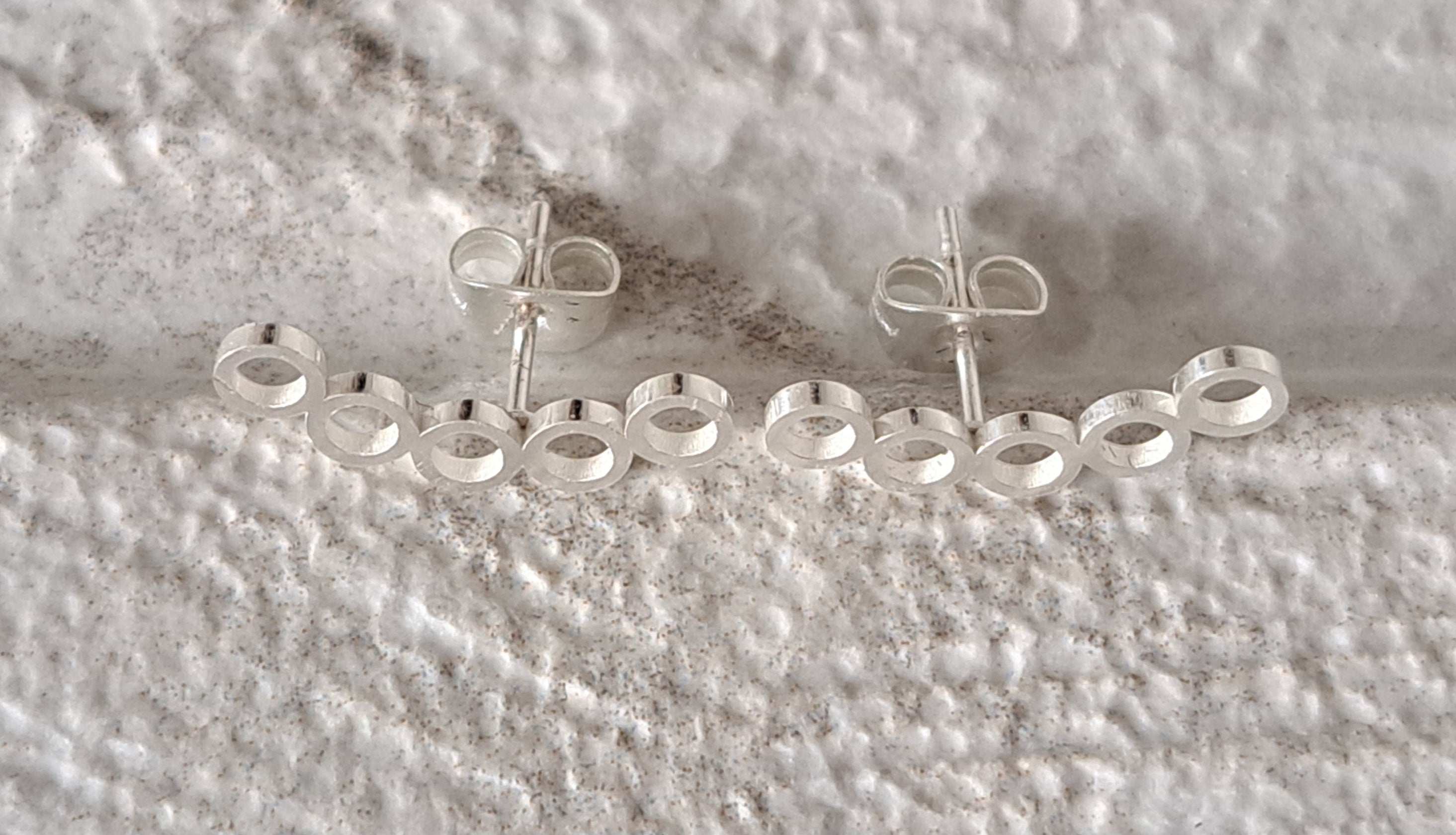 Silver Small Hollow Five Linked Circle Earrings