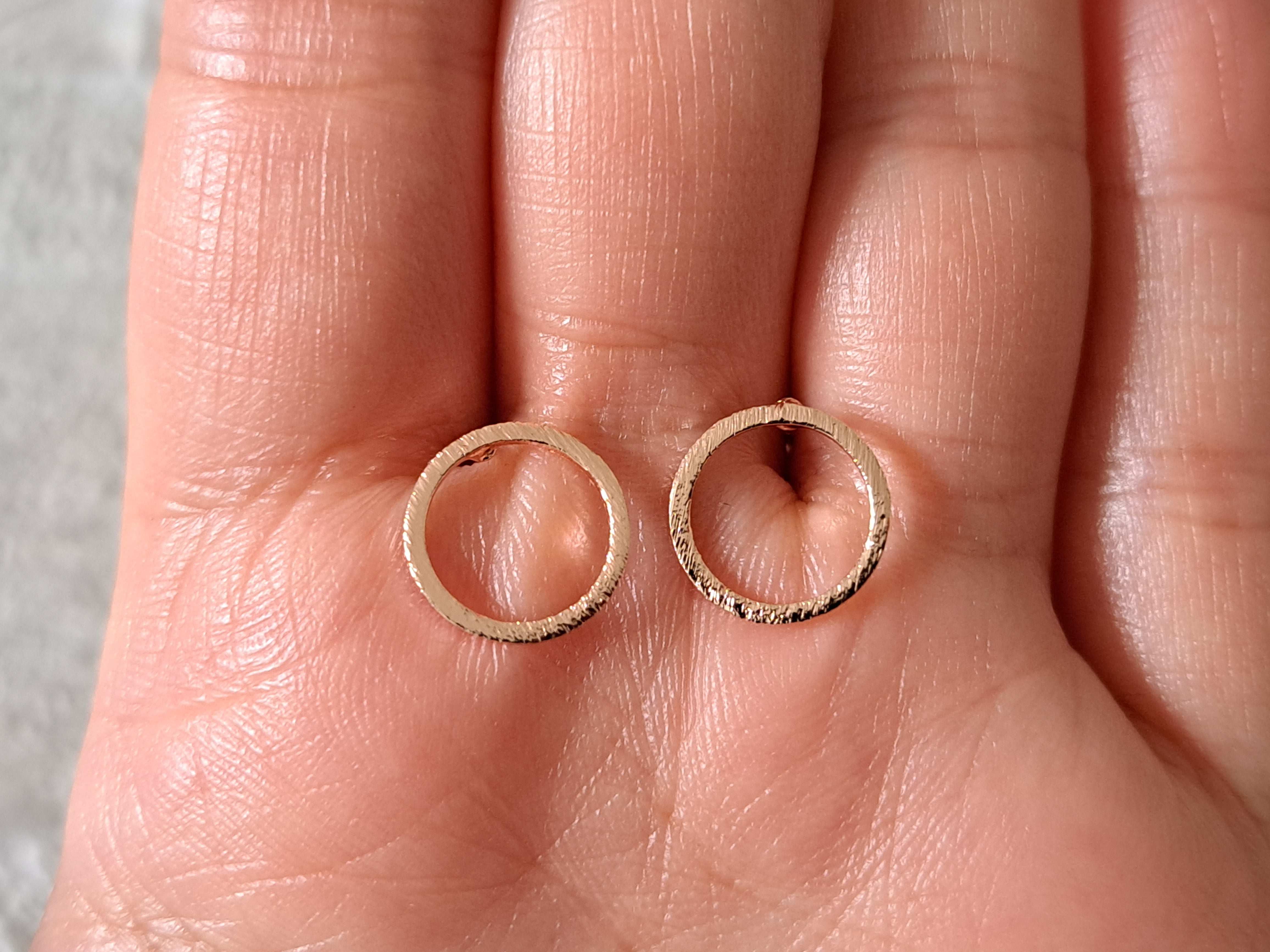 Rose Gold Textured Hollow Circle Stud Earrings