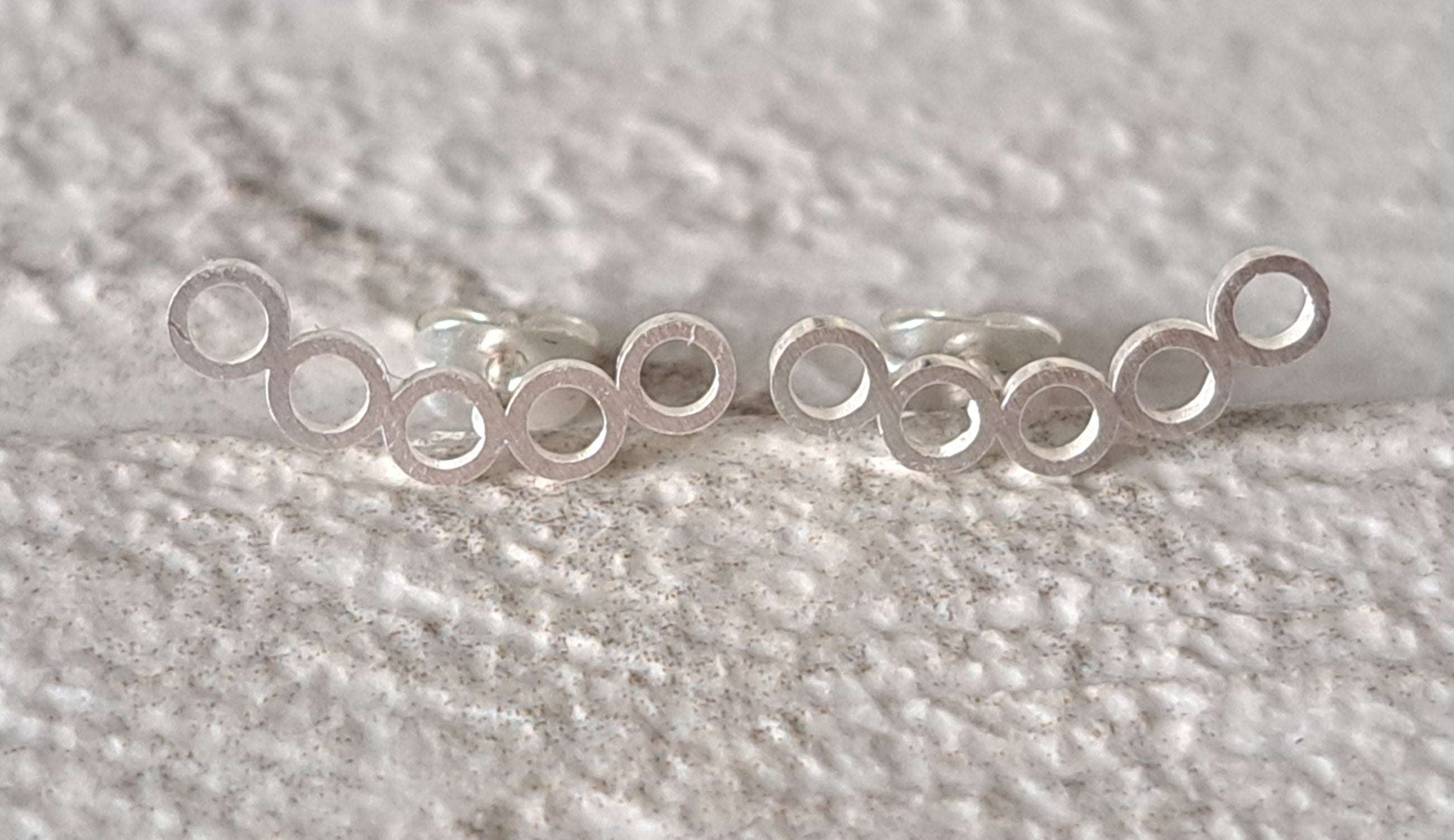 Silver Small Hollow Five Linked Circle Earrings